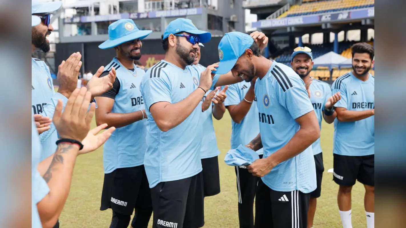 क्या विश्व कप में श्रेयस अय्यर की जगह ले सकते हैं तिलक वर्मा? बांग्लादेश के खिलाफ मिला डेब्यू का मौका