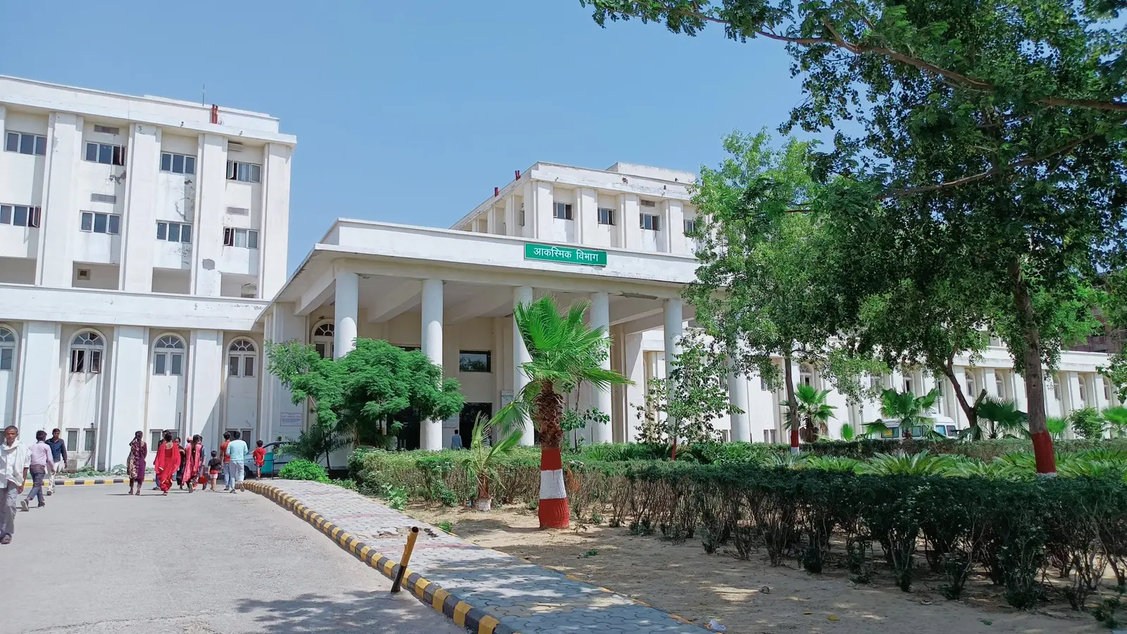 आईसीयू में भर्ती मरीज का चूहे ने कुतरा पैर, सोता रहा स्टाफ, बदायूं राजकीय मेडिकल कॉलेज के स्टाफ की लापरवाही