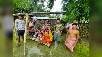 Flood In Bihar: कदाने और नूना नदी का कहर, मुजफ्फरपुर के इस गांव में 100 से अधिक घर डूबे, देखें तस्वीर