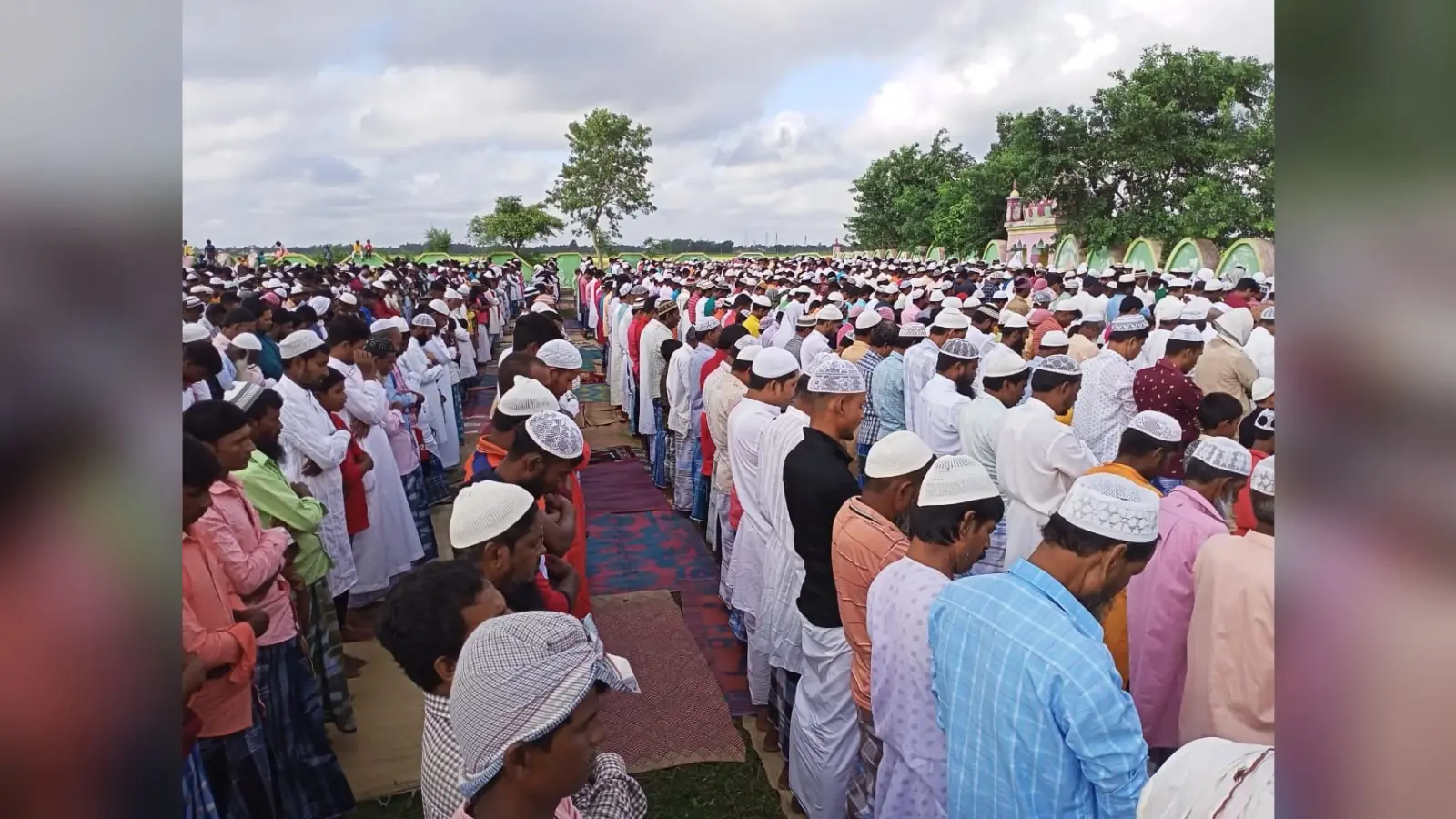 Bakrid 2022: ‘इस्लाम शब्द का अर्थ है शांति, ईद उस शांति का संदेश देती है’, नमाज अदा करने के बाद बोले लोग