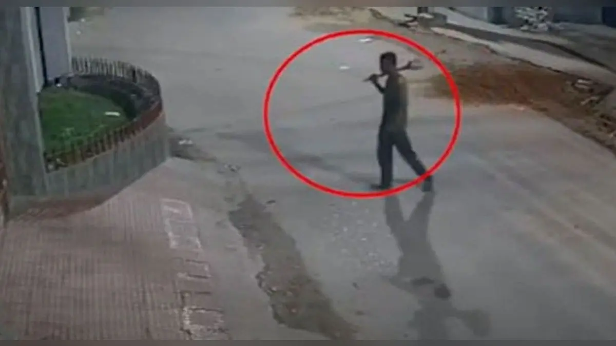 बांग्लादेश : दुर्गा पूजा पंडाल में कुरान रखने वाले शख्स की हो गई पहचान, सीसीटीवी फुटेज में हुआ खुलासा