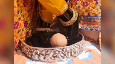 Akshaya Tritiya 2023: बांके बिहारी के आज होंगे चरण दर्शन, चूके तो एक साल बाद मिलेगा मौका, जानें परंपरा