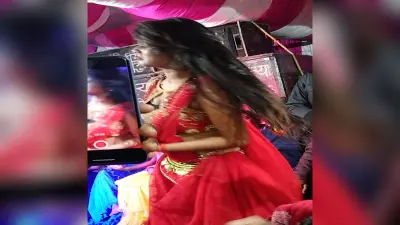 Bihar News: गोपालगंज में शपथ ग्रहण के पहले मुखिया के दरवाजे पर बार-बालाओं का डांस, वीडियो वायरल