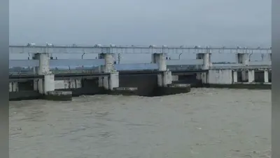 Flood in Bihar : गंडक बराज से छोड़ा गया 1.14 लाख क्यूसेक पानी, कई जगहों पर बाढ़ का खतरा
