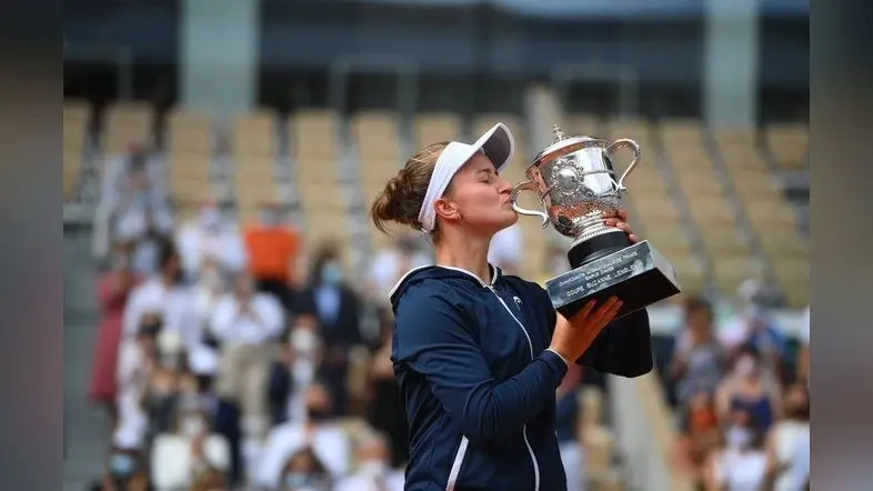 French Open 2021 : बारबोरा क्रेजीकोवा ने इतिहास रचा, अनास्तासिया को हराकर पहली बार बनीं चैंपियन