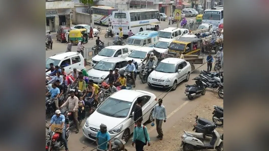 UP News: बरेली में छात्र की हत्या के विरोध में रोड जाम, परिजनों ने किया हंगामा, जानें फिर क्या हुआ…