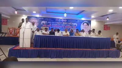 Bareilly News: DM का फरमान, जींस-टीशर्ट पहनकर ऑफिस नहीं आएंगे कर्मचारी, अधिकारियों की छवि होती है खराब