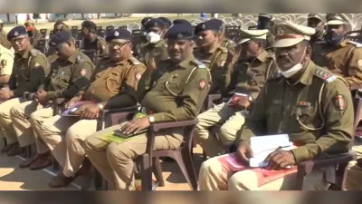 Bareilly News: बरेली में ADG ने की फुट पेट्रोलिंग, रमजान-नवरात्र को लेकर परखी सुरक्षा व्यवस्था