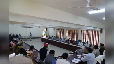 Bareilly News: मृतक किसान ने DM से की लेखपाल की शिकायत, कागजों में जिंदा होने के लिए काट रहा तहसील के चक्कर