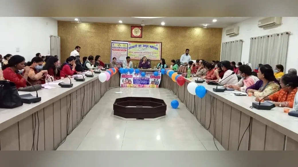 Bareilly News: महिलाओं का ‘आजादी का अमृत महोत्सव’ उत्पीड़न से जुड़े मामलों में ली राय