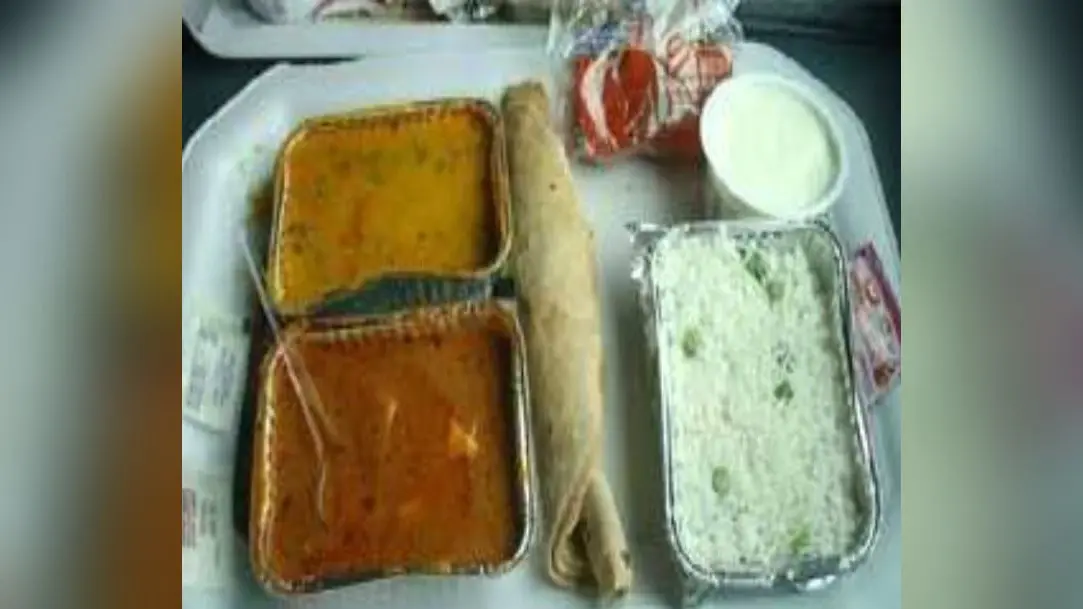बरेली रेलवे स्टेशन पर सावन में मिलेगा बिना लहसुन-प्याज का खाना, IRCTC ने लिया फैसला