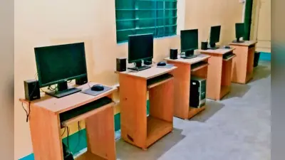 धनबाद के सरकारी स्कूलों में कागजों पर चल रहीं स्मार्ट क्लास, कहीं उपकरण खराब हैं, तो कहीं इंस्ट्रक्टर ही नहीं