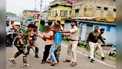 झरिया थाना के पास भिड़े दो पक्ष, पत्थरबाजी लाठीचार्ज कर पुलिस ने सबको खदेड़ा