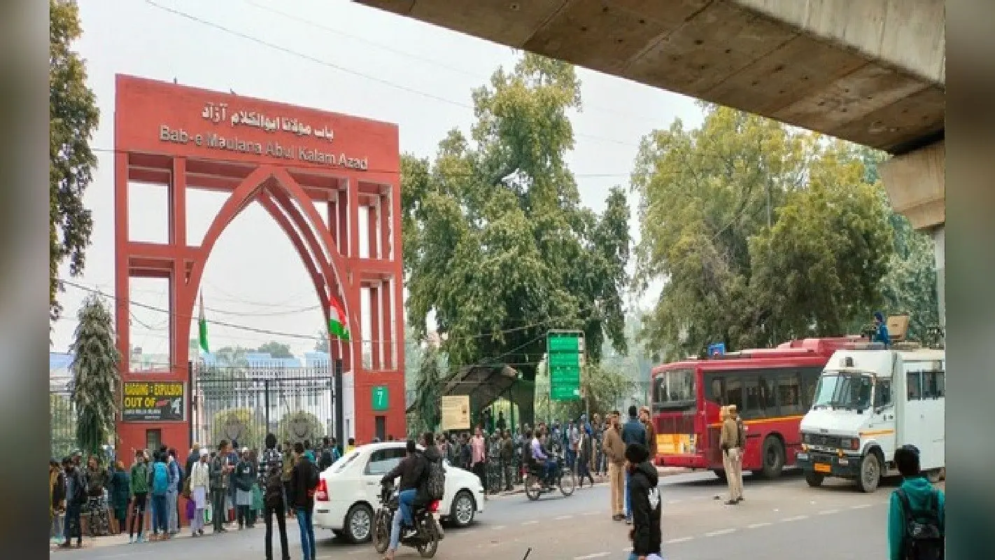 जेएनयू के बाद बीबीसी डॉक्यूमेंटरी को लेकर जामिया मिल्लिया इस्लामिया विश्वविद्यालय में हंगामा, देखें VIDEO