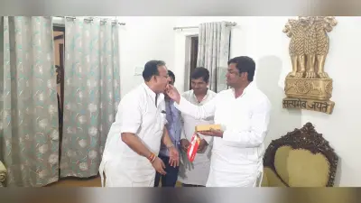 Bochaha Result : चुनाव हार गयी VIP, पर मुकेश सहनी हो गये रीचार्ज, बोले- जनता को आभार, बांटी मिठाई