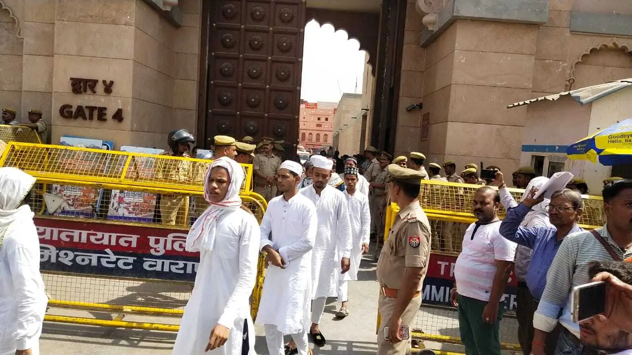 ज्ञानवापी केस में आया नया मोड़, विश्व वैदिक सनातन संघ ने मस्जिद कमेटी के खिलाफ थाने में दर्ज कराई शिकायत