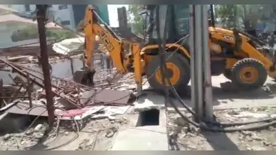Bareilly News: बरेली में बीजेपी छोड़ बीएसपी से चुनाव लड़ने वाले ब्लॉक प्रमुख के शादी हॉल पर चला बुलडोजर