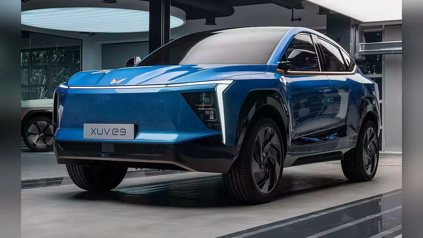 Mahindra XUV Electric: टेस्टिंग के दौरान स्पॉट हुई XUV.e9, लॉन्च होते ही EV की दुनिया में मचा डालेगी धूम!