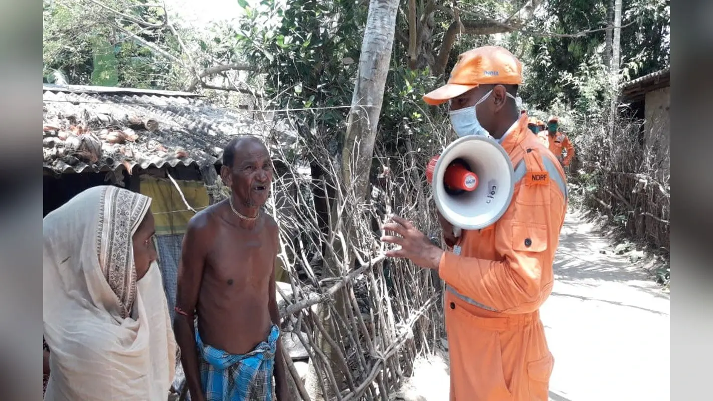 Cyclone Amphan : कोलकाता में 130 किमी प्रति घंटे की रफ्तार से चल सकती हैं हवाएं, लोगों को घरों में रहने की सलाह