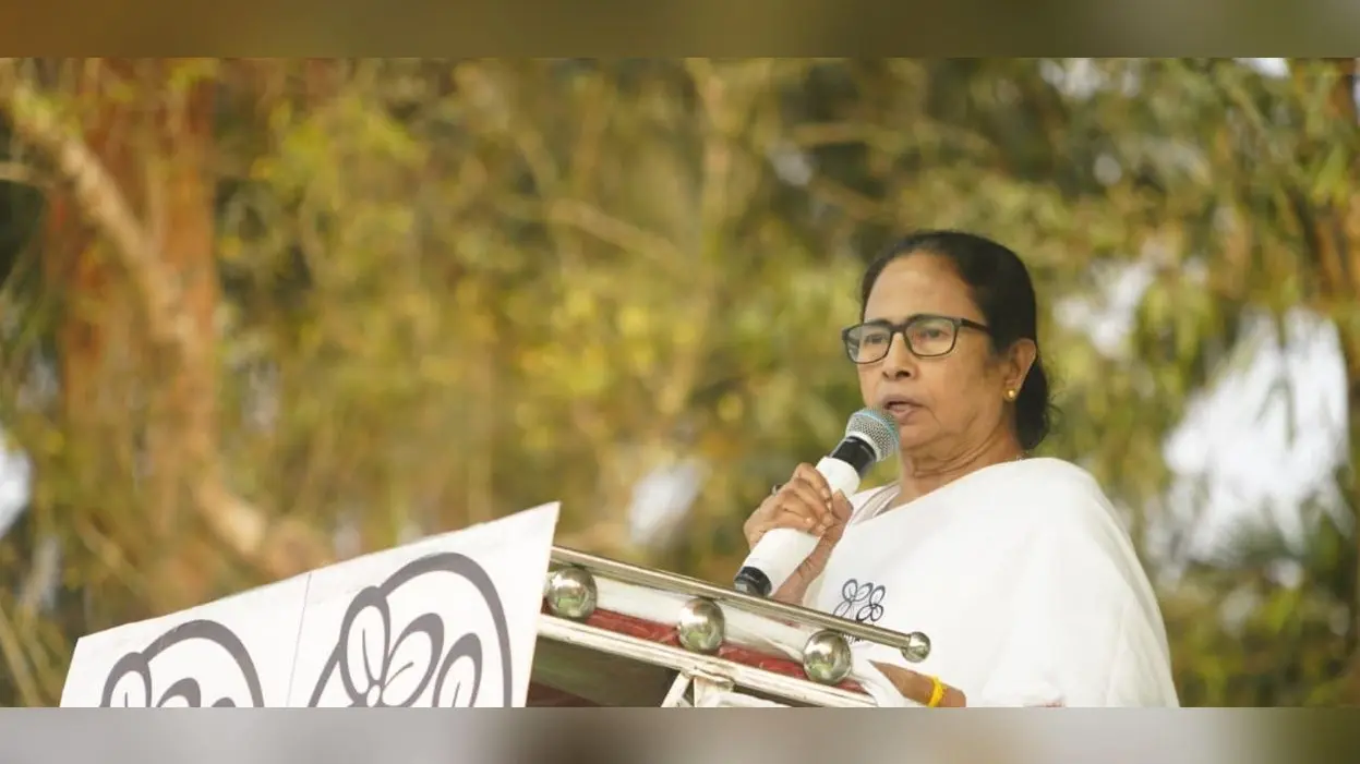 ‘गद्दारों को माफी नहीं, सरकार बनने के बाद कार्रवाई पर विचार’- चुनाव प्रचार के अंतिम दिन ममता बनर्जी की घोषणा से सियासी गलियारों में हड़कंप