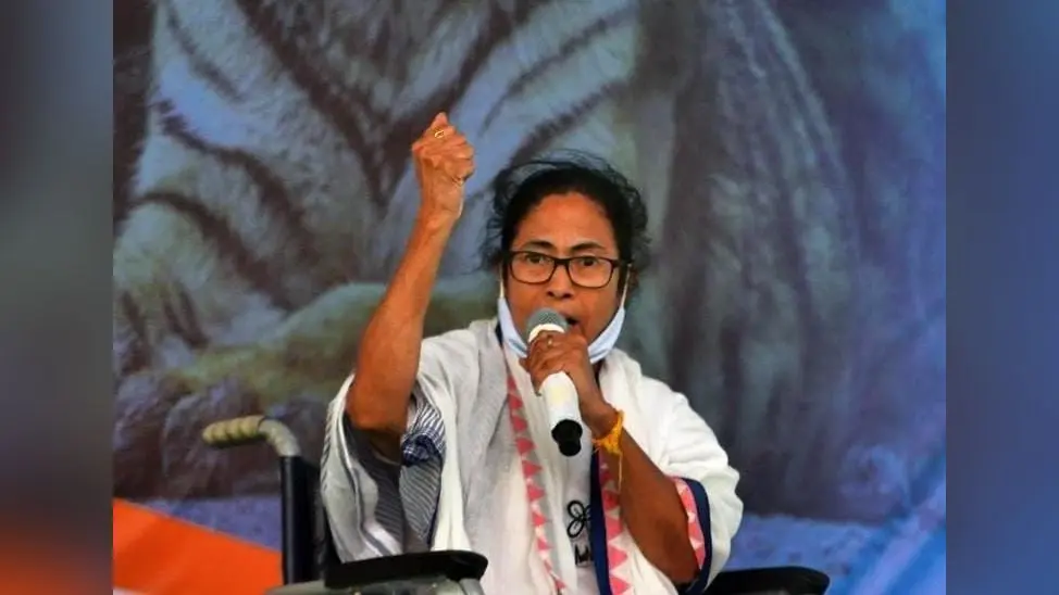WB Election 2021: ‘इजरायली मशीन से कराया जा रहा है मेरा फोन टेप’, बंगाल चुनाव के बीच ममता बनर्जी का केंद्र पर बड़ा आरोप