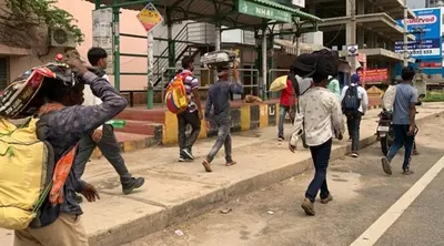 मध्य प्रदेश की सीमा पर यूपी-बिहार के प्रवासियों को छोड़ रहा महाराष्ट्र