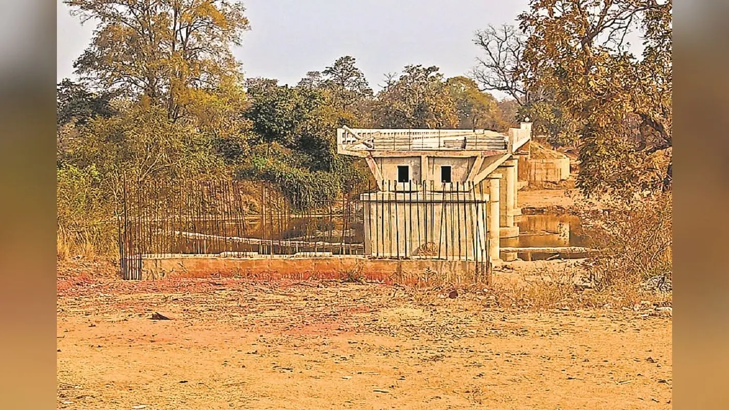 Odisha News: मिटकुंदरी-लहंडा ब्रिज का निर्माण 5 साल बाद भी अधर में
