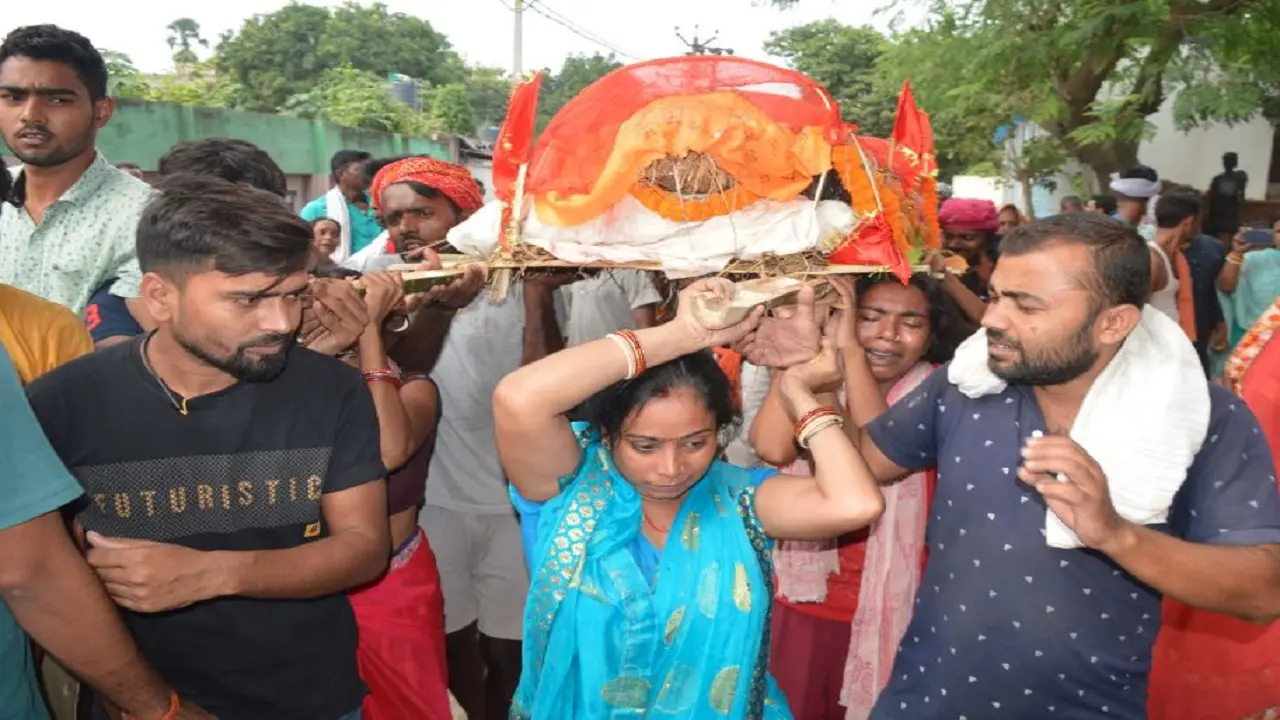 Bihar: भागलपुर में फ्लैट के अंदर फंदे से लटका मिला स्टेट बैंक के अधिकारी का शव, परिजनों में कोहराम