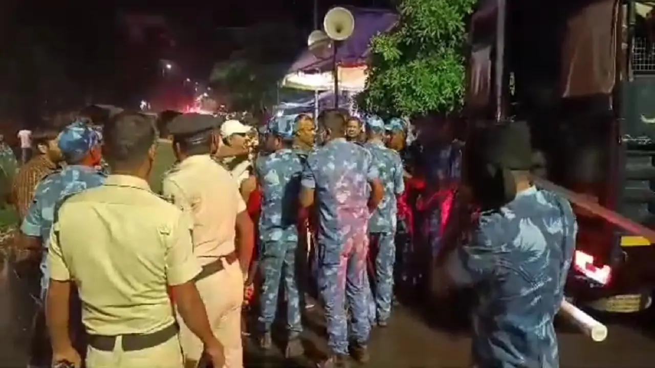 बिहार: भागलपुर में अनशन पर बैठे भाजपा कार्यकर्ताओं पर देर रात लाठीचार्ज, पत्रकार पर भी पुलिस ने किया बल प्रयोग