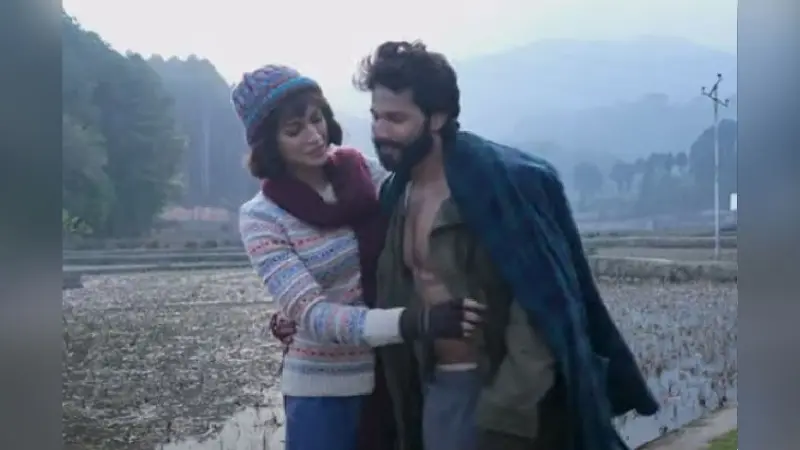 भेड़िया के सेट पर ऐसे मस्ती करते थे वरुण धवण और कृति सेनन, देखें Behind The Scene के मजेदार वीडियो