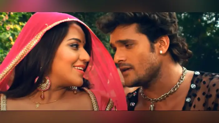 Bhojpuri Gana : Khesari Lal Yadav और मोनालिसा ने ‘सर से चुनरी जब’ गाने पर लगाया रोमांस का तड़का, यहां देखें जबरदस्त VIDEO