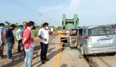 बहरागोड़ा में भीषण सड़क हादसे में पांच लोगों की मौत, एक बच्चा सुरक्षित