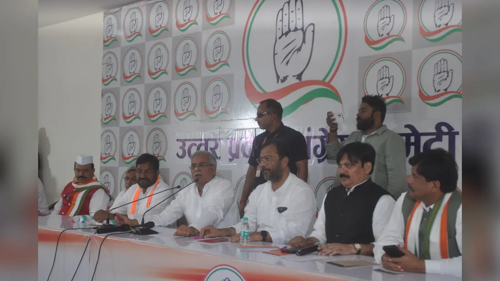 छत्तीसगढ़ सीएम भूपेश बघेल ने किसे कहा तानाशाह, राहुल गांधी के तीन सवालों का पीएम नरेंद्र मोदी से मांगा जवाब