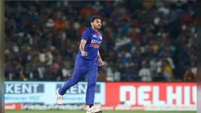 Bhuvneshwar Kumar ने टी20 क्रिकेट में बनाया अनोखा रिकॉर्ड, पावर प्ले में ऐसा करने वाले पहले गेंदबाज बने