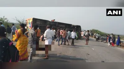 Big Accident: कर्नाटक के तुमकुर में भीषण सड़का हादसा, अनियंत्रित होकर पलटी बस, 8 लोगों की मौत