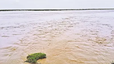 Bihar Flood: बिहार में बाढ़ से तबाही शुरू, बंगाल में फरक्का बराज के 63 गेट खोले गये, जानें ताजा हाल