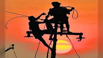 ‘विद्युत समाधान सप्ताह’ में लापरवाही बरतने पर ऊर्जा मंत्री का बड़ा कदम, मऊ में तैनात अवर अभियंता सस्पेंड