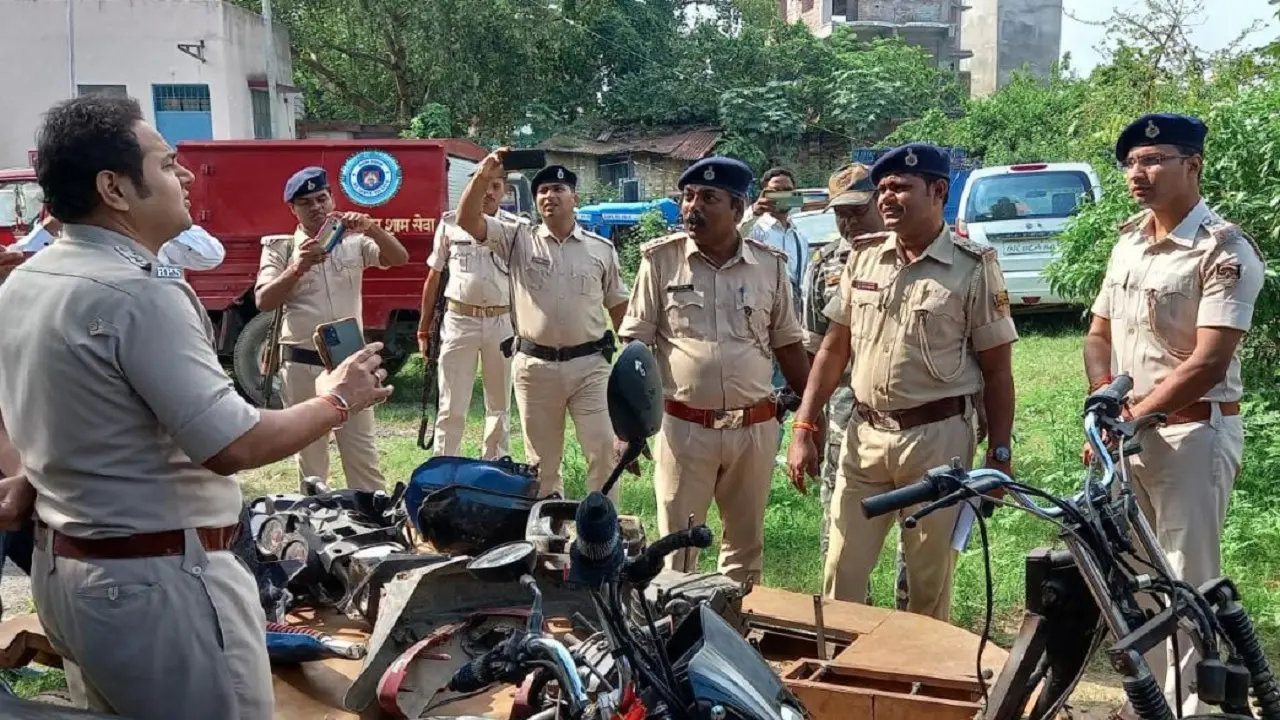 गजबे है ! शराब माफियाओं के लिए बाइक चोरी का ठेका लेता था यह गिरोह, पटना में करने आये थे पढ़ाई, बन गये चोर