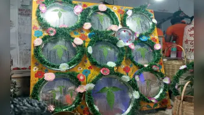 PHOTOS: बाबा मंदिर में लगी बेलपत्र प्रदर्शनी, 4 सोमवारी को चांदी के बर्तन में फिर सजेगा बिल्व पत्र