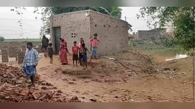 मालदा में फिर हिंसक झड़प! टीएमसी के दो गुट भिड़े, कई मकानों में तोड़-फोड़, फेंके गए देसी बम