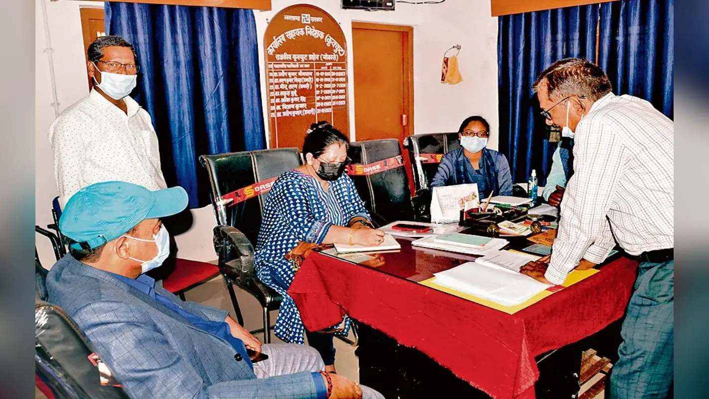 बोकारो में बर्ड फ्लू को लेकर मची खलबली, दिल्ली व कोलकाता की सेंट्रल टीम ने की जांच, चिकित्सक-कर्मी कोरेंटीन
