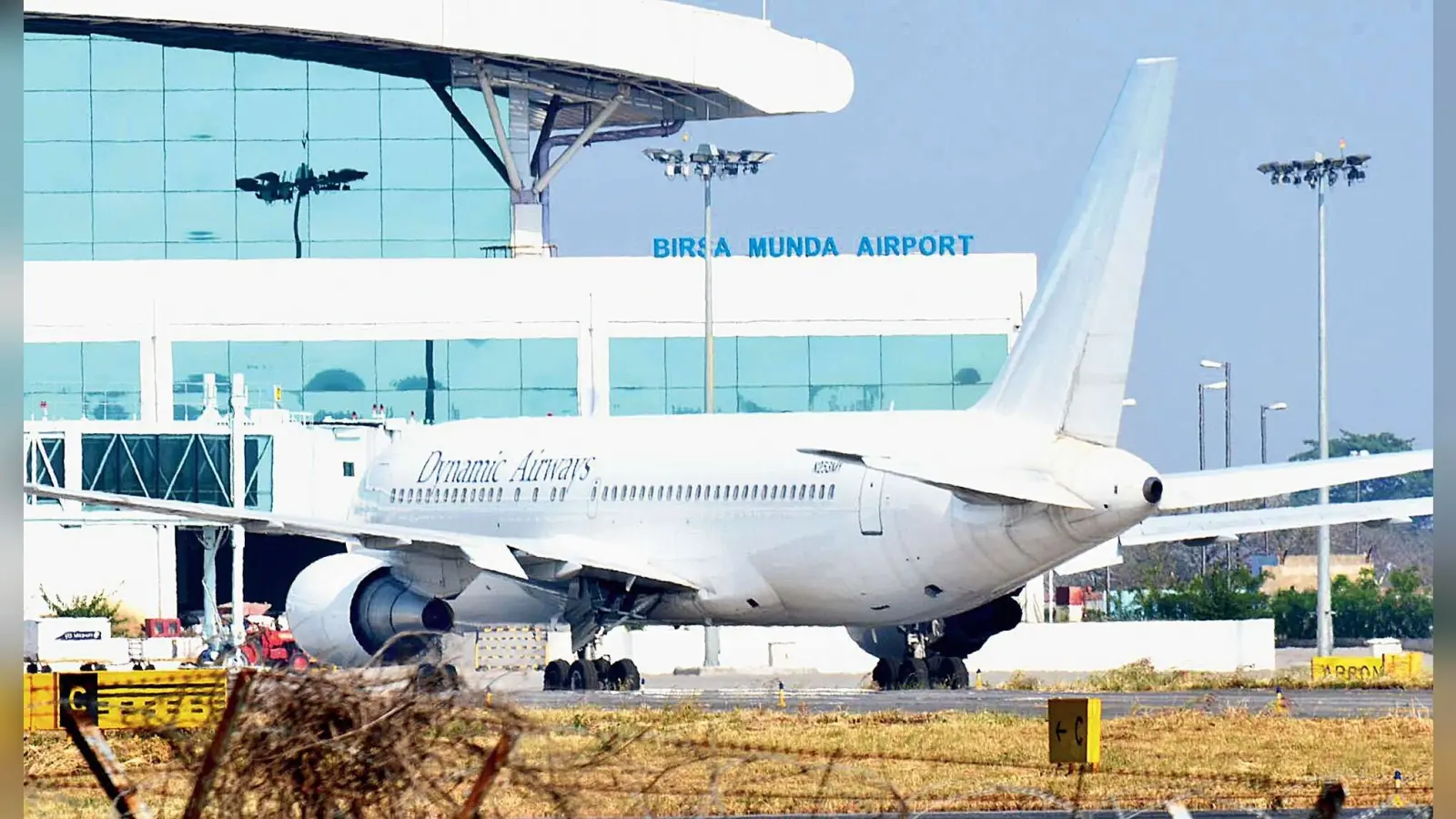 DGCA: हवाई यात्रियों को मिलेगी बड़ी राहत, टिकट ‘डाउनग्रेड’ करने पर एयरलाइंस देगा मुआवजा