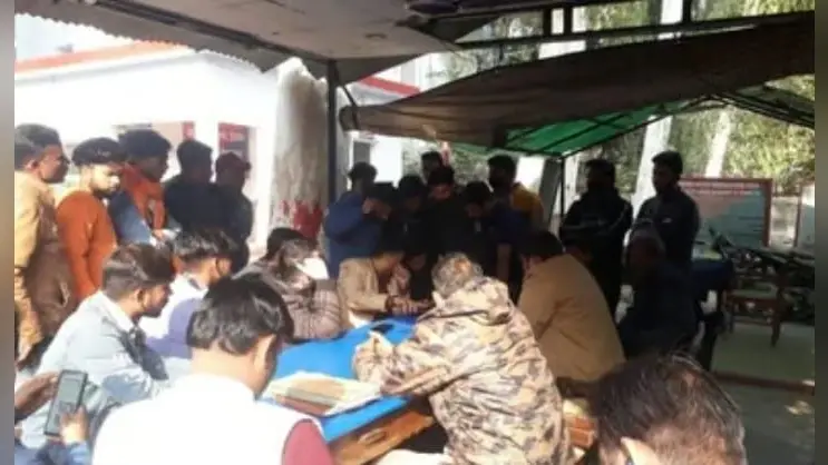 UP: बरेली के प्रेमनगर थाने में भाजयुमो का पेन को लेकर हंगामा, मुंशी पर अभद्रता का आरोप, जानें पूरा मामला