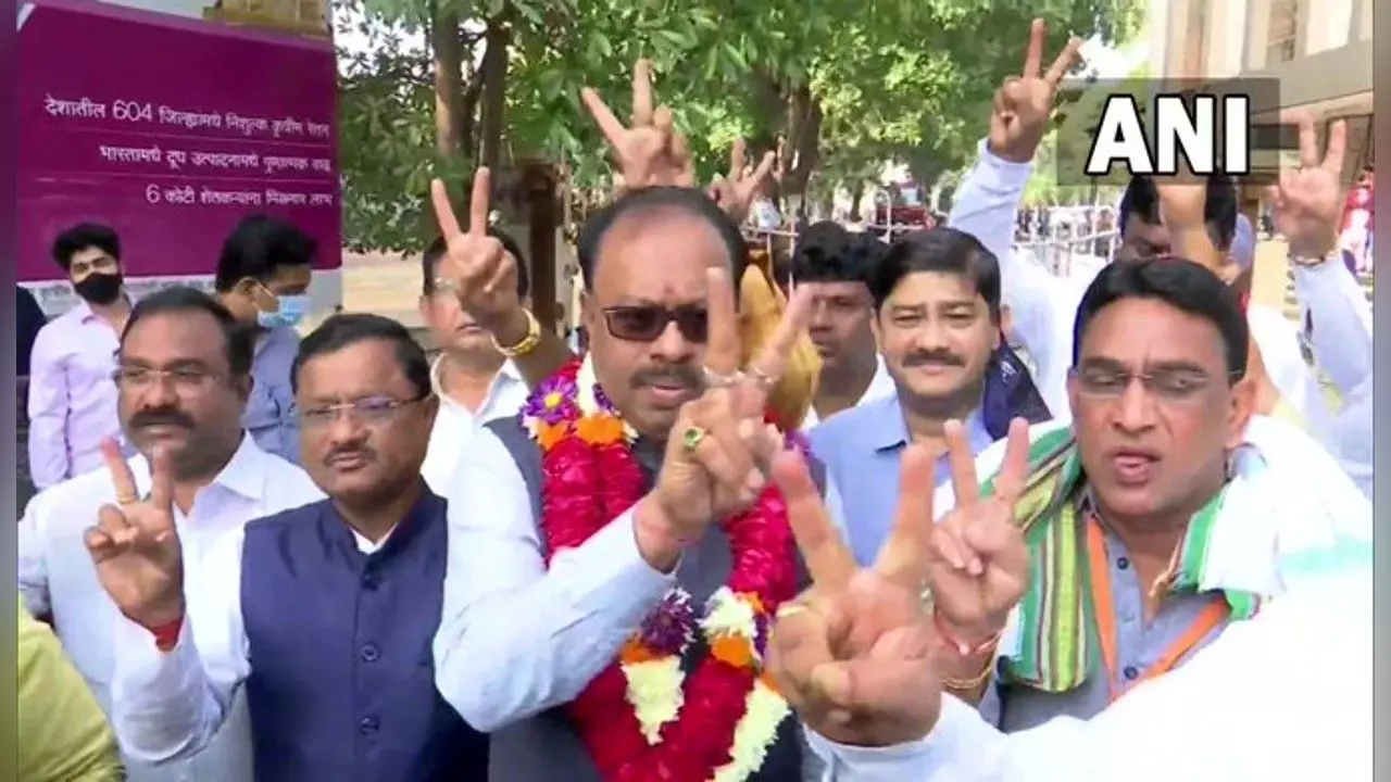 महाराष्ट्र के एमएलसी चुनाव में महाविकास अघाड़ी को लगा झटका, नागपुर और अकोला में भाजपा ने जीत का परचम लहराया