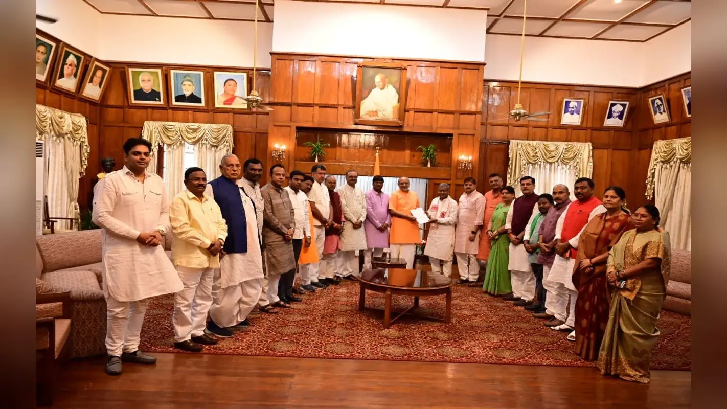 झारखंड प्रतियोगी परीक्षा विधेयक-2023 को बीजेपी ने काला कानून करार दिया, राज्यपाल से मिलकर सौंपा ज्ञापन