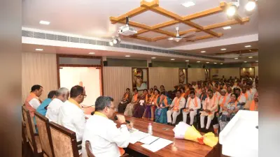 UP BJP Meeting: नगर निकाय और लोकसभा चुनाव के लिए विधायकों को 25 और सांसदों को 100 बूथ जीतने का लक्ष्य