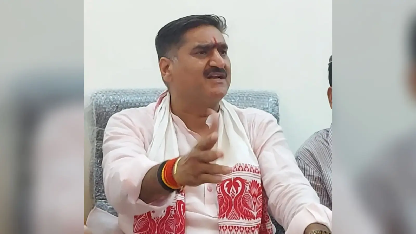 अलीगढ़: भाजपा सांसद सतीश गौतम के फर्जी लेटरहेड से एएमयू में एडमिशन की कोशिश, ऐसे खुली पोल, एफआईआर दर्ज