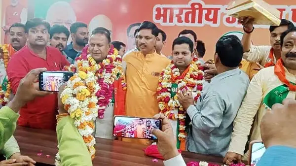 UP MLC Election: मथुरा-एटा-मैनपुरी से BJP के प्रत्याशियों का निर्विरोध चुनना तय, सपा को लगा झटका