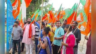 भाजपा के नबान्न अभियान के दौरान पुलिस द्वारा किए गए हमले के खिलाफ में कांकसा थाने का किया गया घेराव
