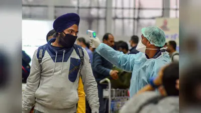UP: होली पर आई गुड न्यूज, यूपी में हजार से कम हुए एक्टिव केस, पाबंदियों में मिली छूट